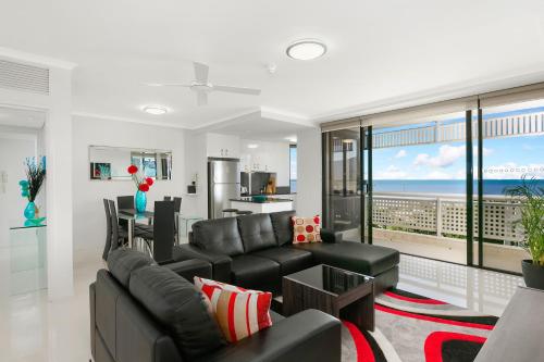 Cairns Luxury Seafront Apartment - Amenities and Facilities