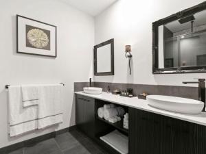 Campania Non Spa Suite - Location