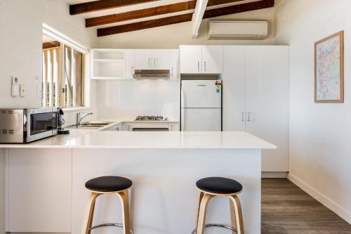 Canal Rocks Beachfront Apartments - Accommodation Details