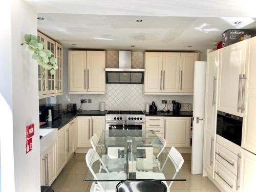 Canary Wharf Holiday Rooms - Facilities and Amenities