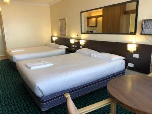 Canberra Lyneham Motor Inn - Accommodation Details