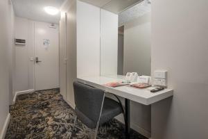 City Limits Hotel Apartments - Facilities and Room Features