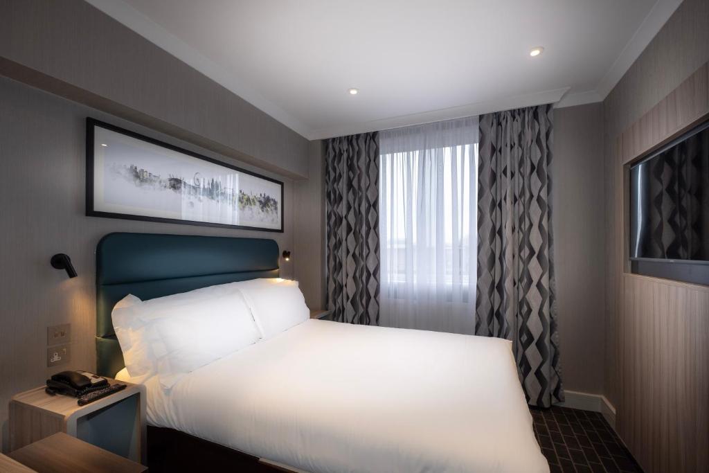 City Sleeper at Royal National Hotel - Amenities and Facilities