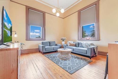 Clocktower Suites - Historic Charm and Design