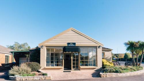 Country Club Villas - On-site Amenities