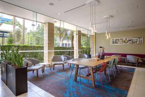 Courtyard by Marriott Sydney-North Ryde - Dining and Cuisine