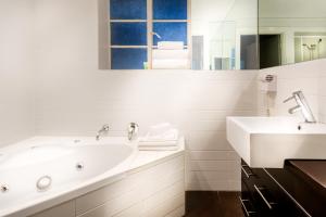Crest On Barkly Serviced Apartments - Accommodation Options