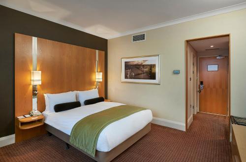 Crowne Plaza London Ealing, an IHG Hotel - Exceptional Guest Experiences