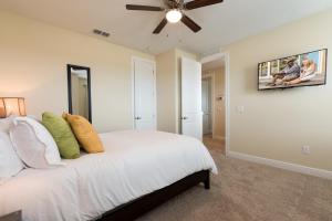 Disney Dreams Luxury Home With Private Water Park - Accommodation Features