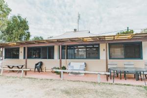 Dongara Hotel Motel - Accommodation Details