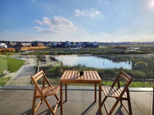 Dream Family Retreat ! Escape Relax and Rejuvenate - Stunning River Views
