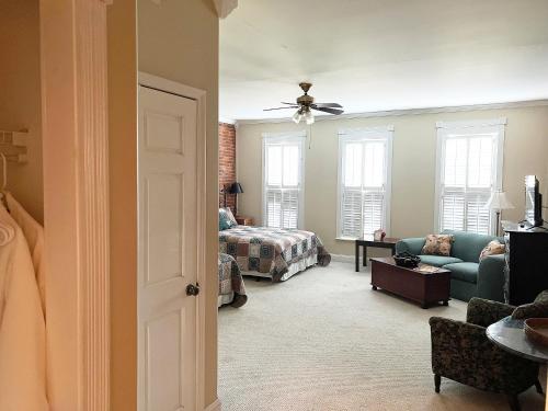 Eagles Nest Inn - Accommodations