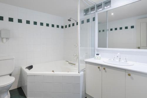 Elizabethan Lodge - Accommodation Options