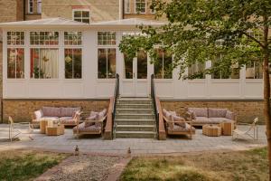 Ember Locke Kensington - Guest Experience and Amenities