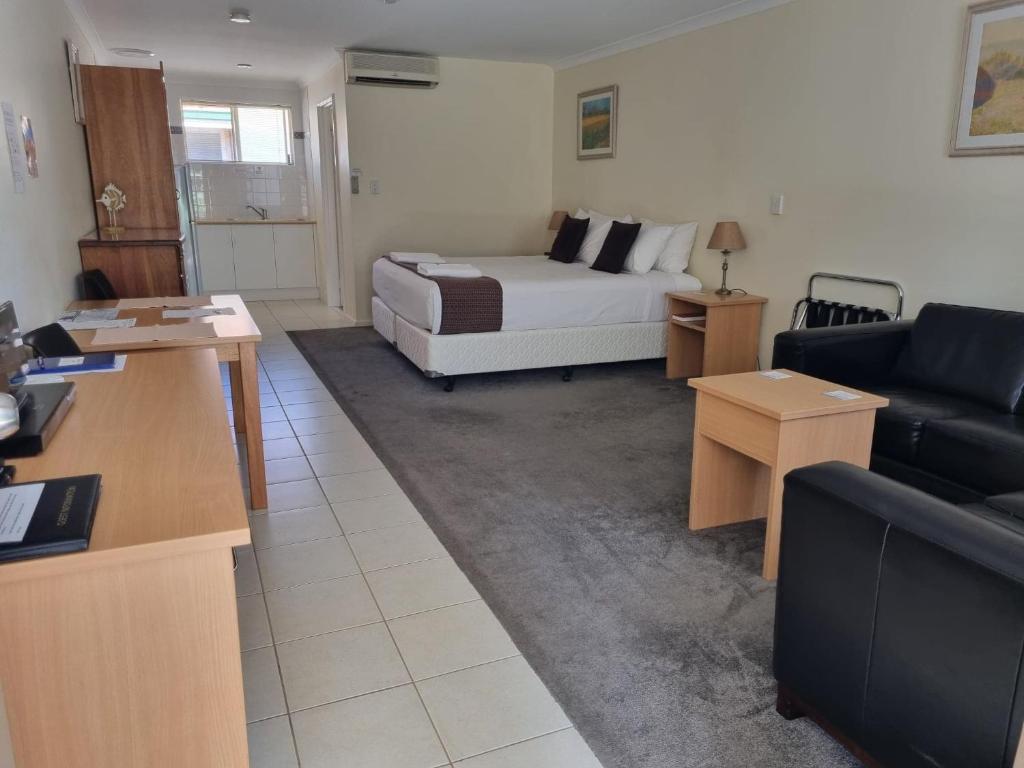 Emu Point Motel Review