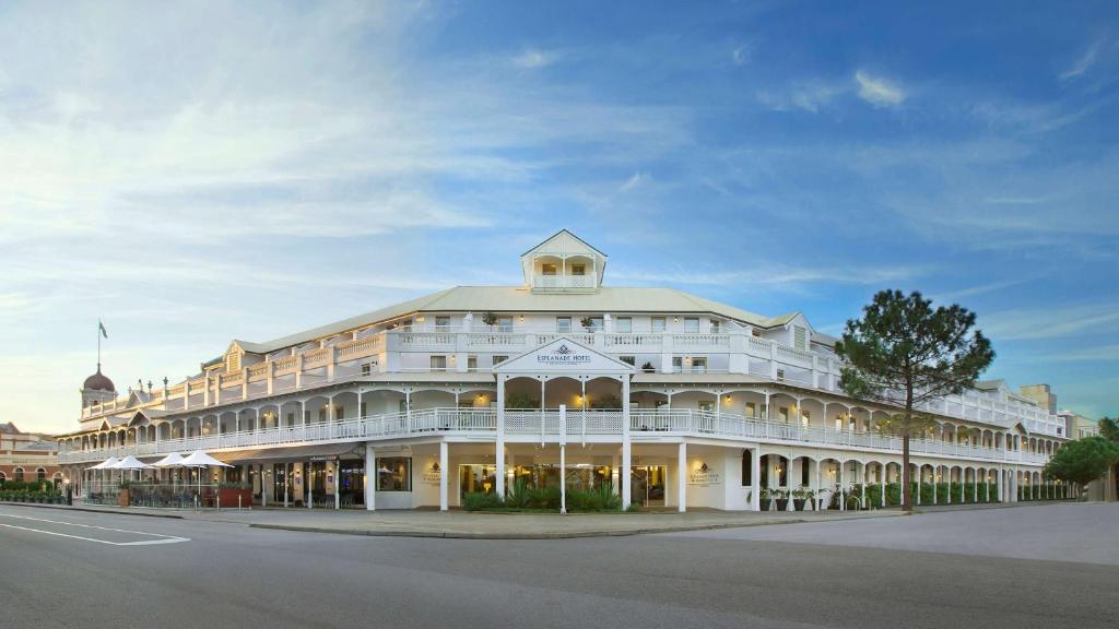Esplanade Hotel Fremantle - by Rydges Review