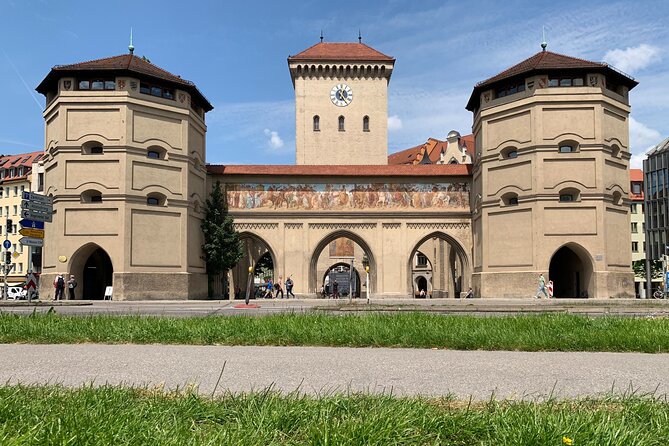 Fall in Love With Munich in a Private Old Town Walking Tour - Tour Itinerary and Meeting Details