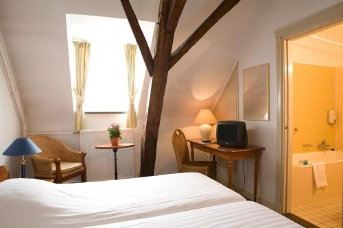 Fletcher Hotel La Ville Blanche - Accommodation Features