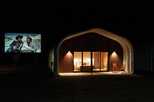 Frontier Drive Inn - Guest Experience