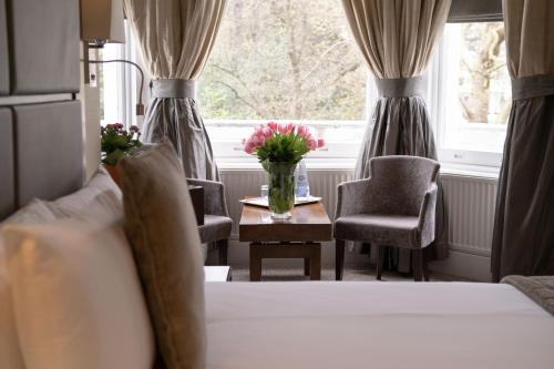 Gem Strathmore Hotel - Accommodations and Amenities
