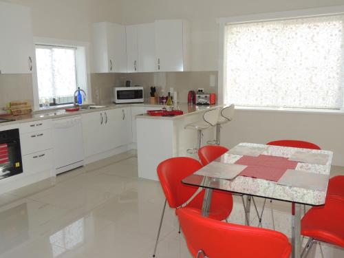 Glenelg - Marina Retreat - Accommodation Features