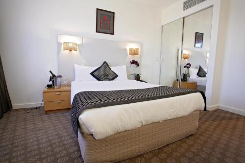 Golden Pebble Hotel - Accommodation Details