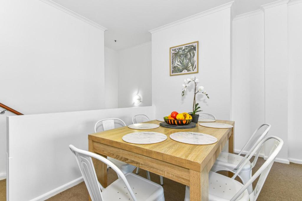 Goldsbrough 2 Bedrooms Split Apartment Review
