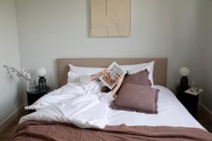 Gulaid House Knightsbridge by Bob W London - Amenities and Features