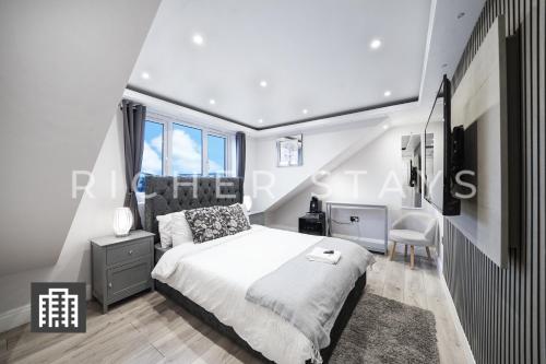 Hackney Suites - En-Suite Rooms & Amenities - Room Types and Amenities