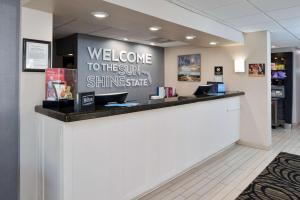 Hampton Inn Vero Beach Outlets - Facilities and Services