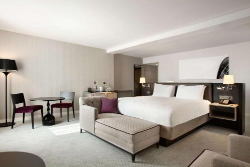Hilton London Angel Islington - Exceptional Facilities and Amenities