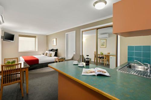 Hobart Waterfront Apartments - Convenient Location