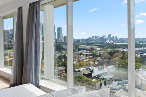 Holiday Inn Sydney Potts Point - Accommodation Details