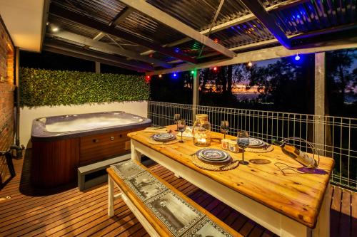 Holly Lodge - Accommodation Options