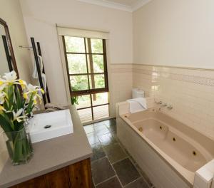 Hollyhock - Accommodation Details