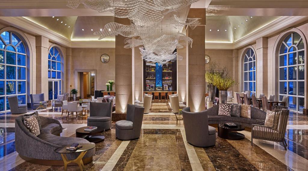 Hotel Crescent Court - Dining and Cuisine