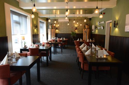 Hotel De Beukelaer - Amenities and Services
