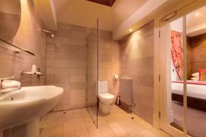 Hotel Frangos - Room Types and Amenities