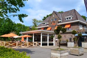 Hotel Loco - Accommodation and Amenities