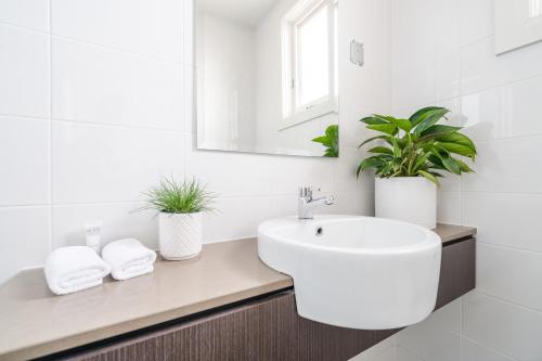 Huskisson Hotel - Accommodation Details
