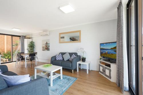 Hydra Holiday Units - Excellent Location
