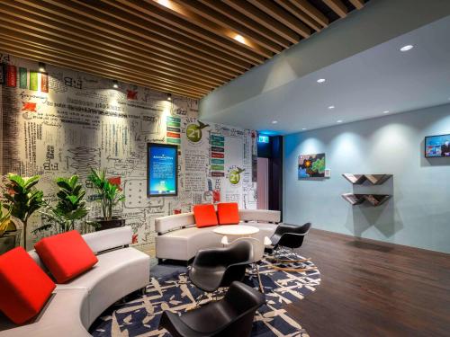 Ibis Melbourne Hotel and Apartments - Room Types and Amenities