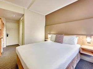 Ibis Perth - Facilities and Amenities