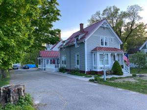 James Place Inn Bed and Breakfast - Guest Experiences and Reviews