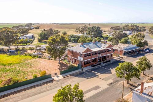 Kaneira Hotel - Facilities and Amenities