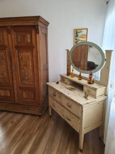 La Cachette Bushland Hideaway - Accommodation Details