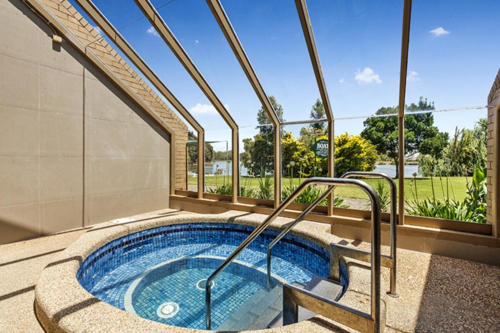 Lakeside Country Club Review