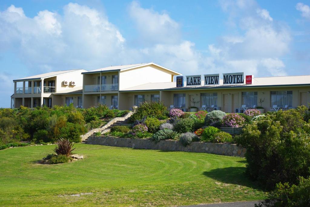 Lakeview Motel and Apartments Review