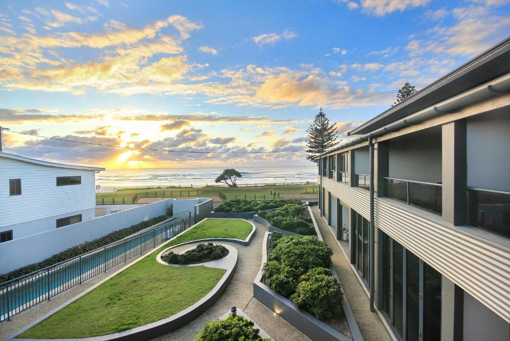 Lennox Holiday Apartments Review