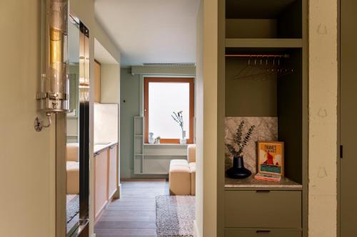 Locke at Broken Wharf - Room Types and Amenities